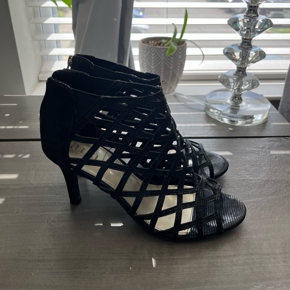 A.n.a Women’s Stiletto Heels Size 8.5 - Picture 4 of 7